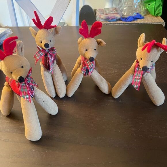 4 Vintage Reindeer Plush Christmas Reindeers - Picture 10 of 14